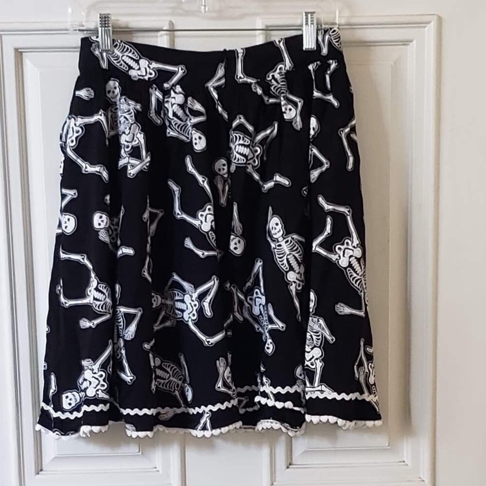 Sourpuss Dancing Skeletons Skirt - Picture 5 of 6